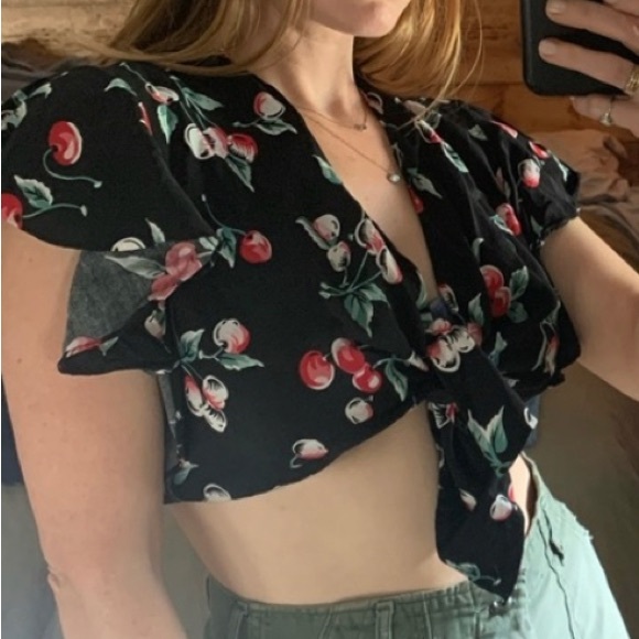 Trashy Diva Flutter Tie Front Cherry Print Crop Cropped Top Rockabilly Retro 🍒 - Picture 5 of 6
